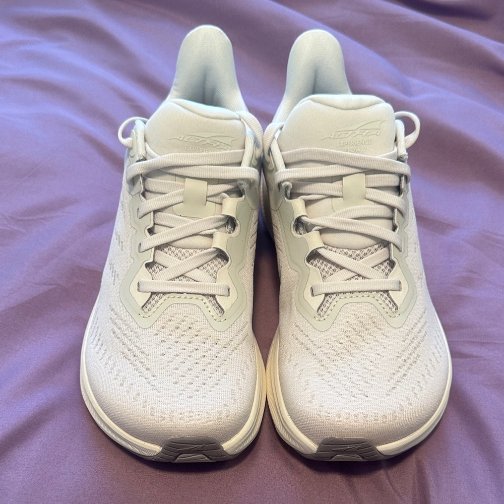 Altra Women's Light Gray Sneakers